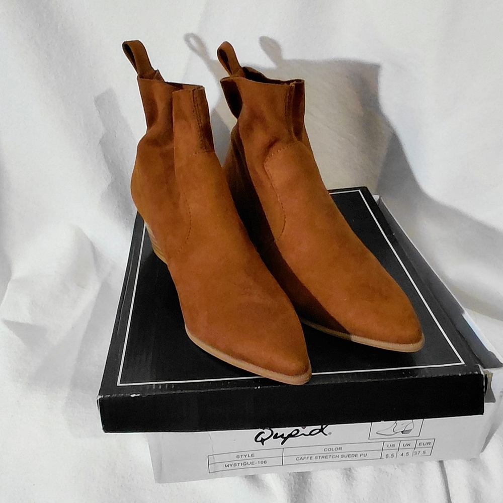 Qupid Women's Tan Ankle Boots